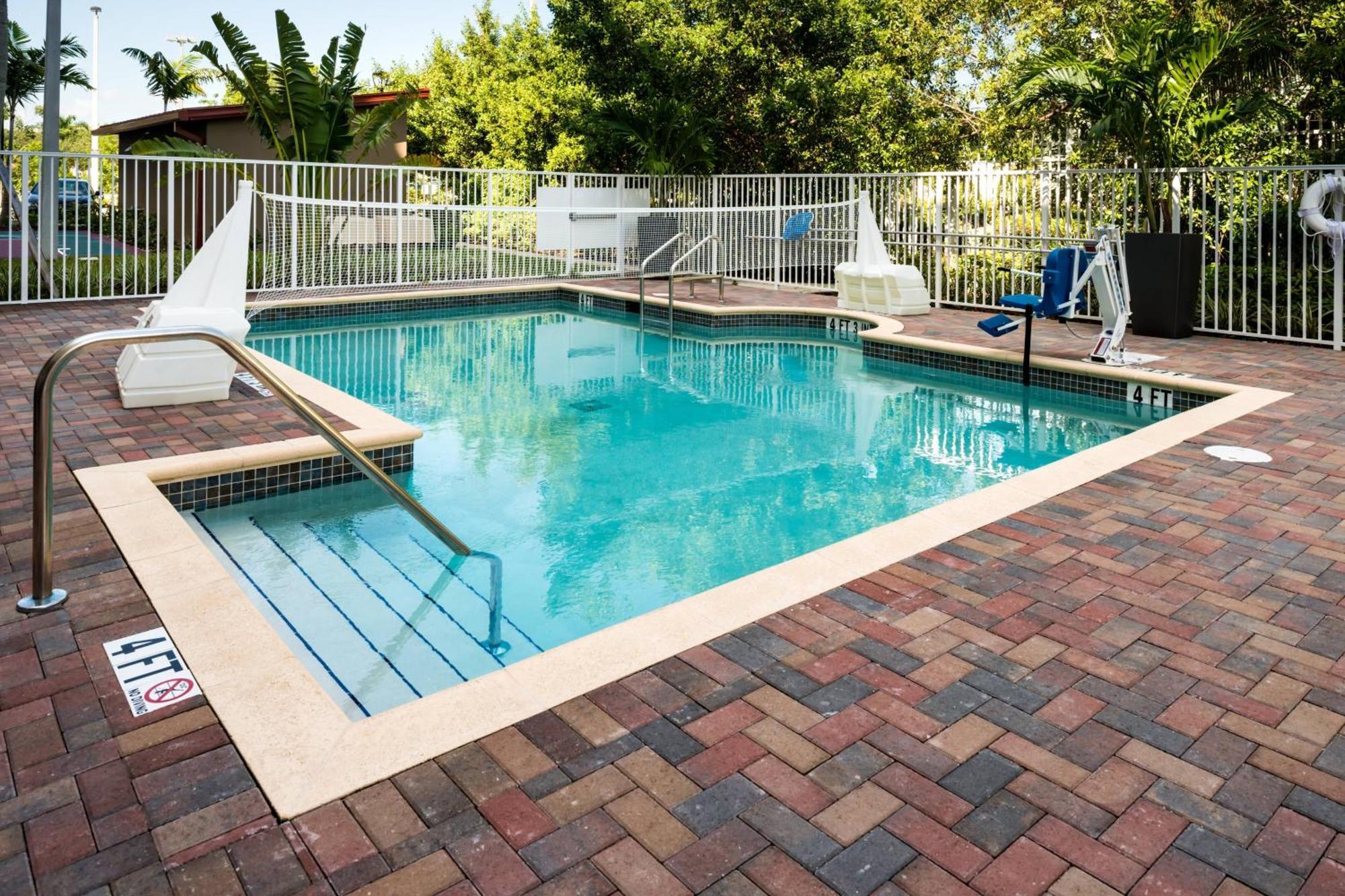 Residence Inn By Marriott Miami West/Fl Turnpike Hialeah Gardens Buitenkant foto